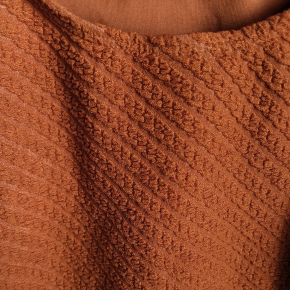 Textured One Piece Swimsuit - Picture 4 of 4